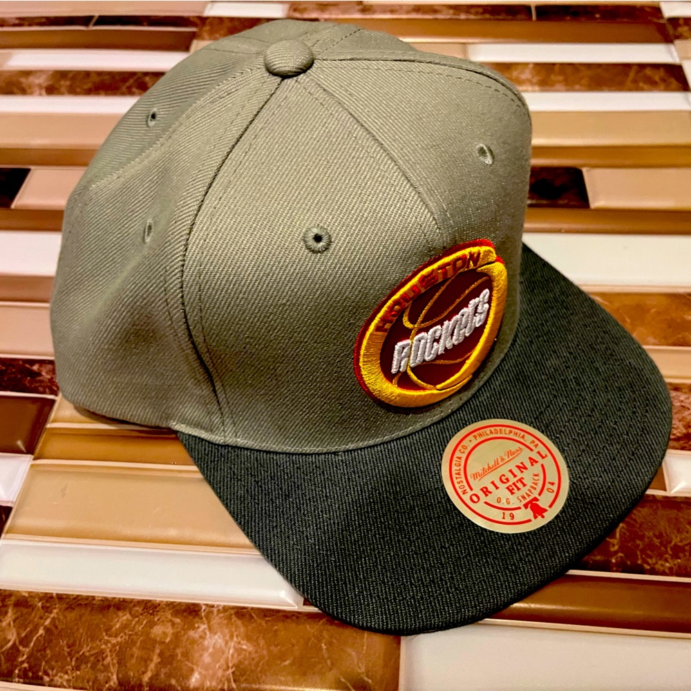 Brand new Mitchell and Ness Rockets snapback!